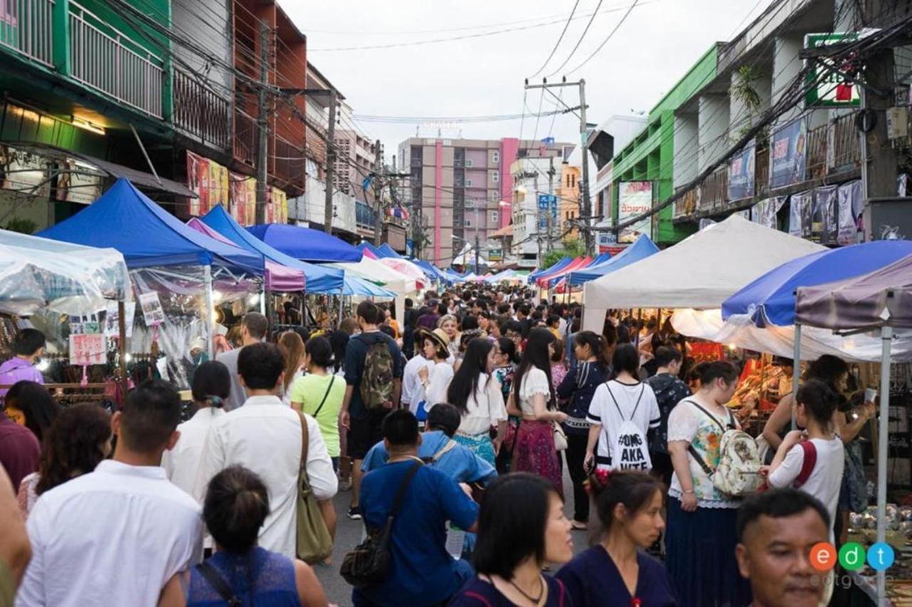 Go Inn Night Bazaar Chiang Mai Exteriör bild
